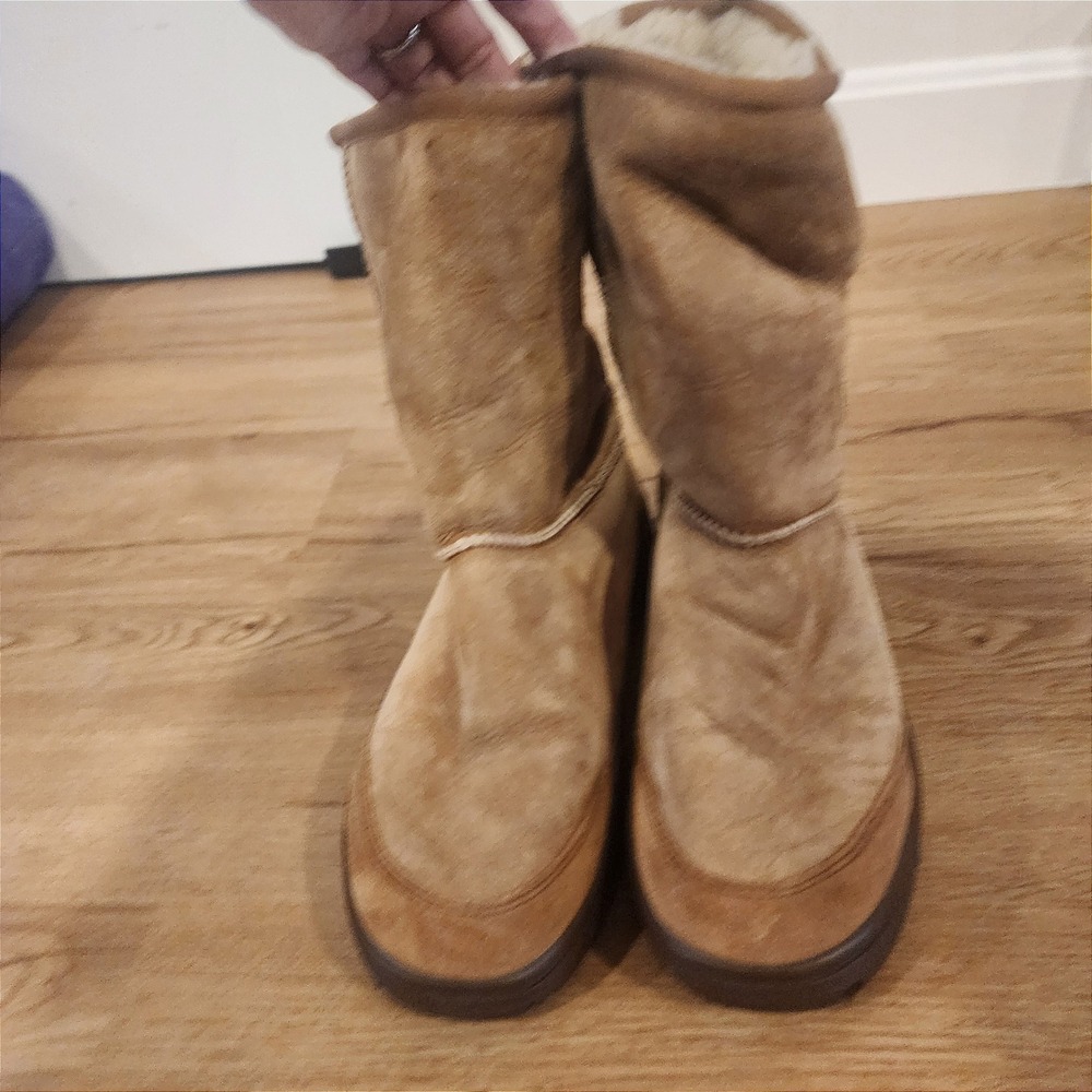 UGG Australia Ultimate Short Chestnut Suede Sheepskin Boots Womens 10